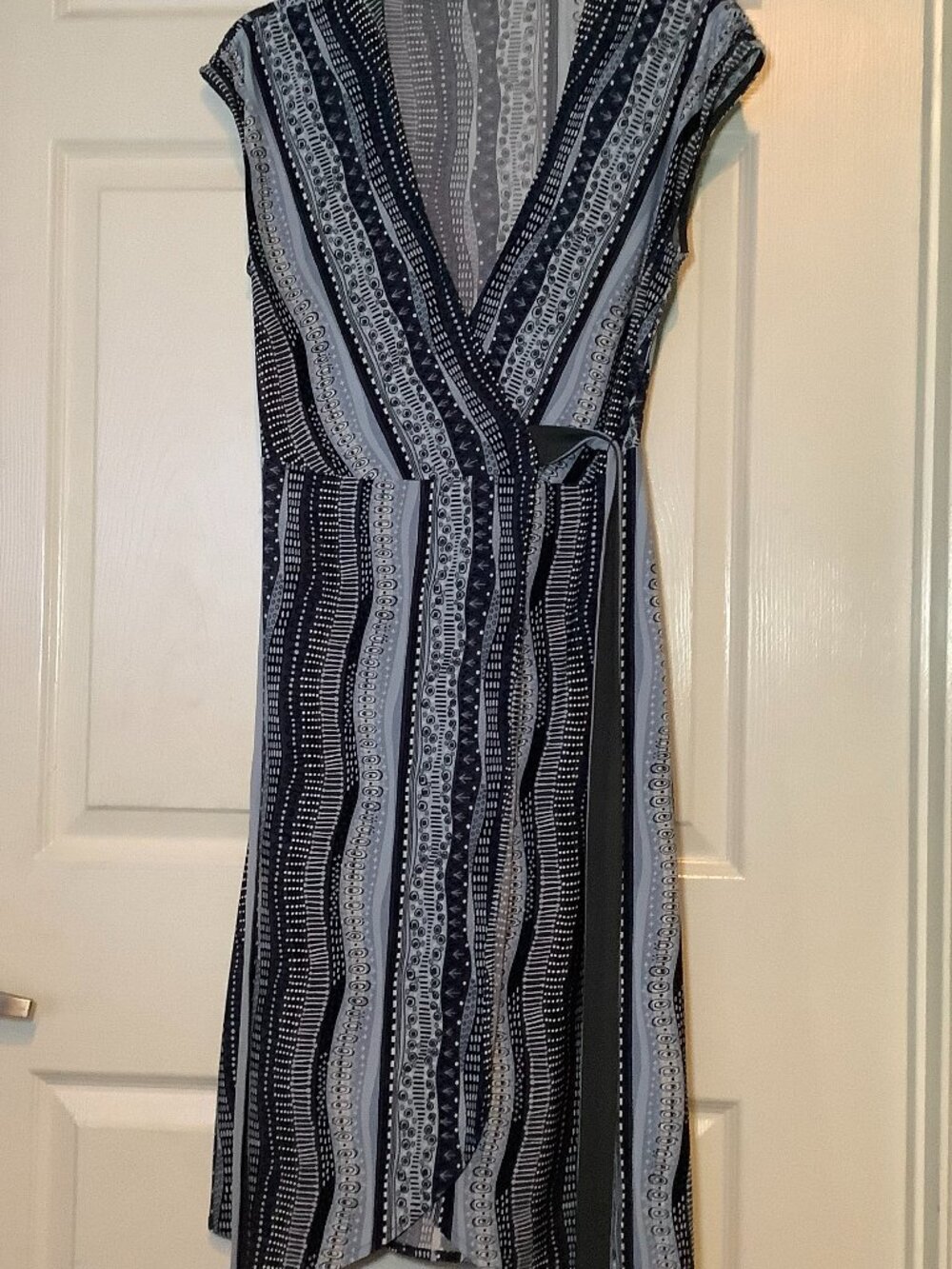 BCBGMAXAZRIA sleeveless faux-wrap dress